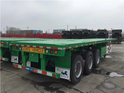 Три-осовинска приколица с равном платформом